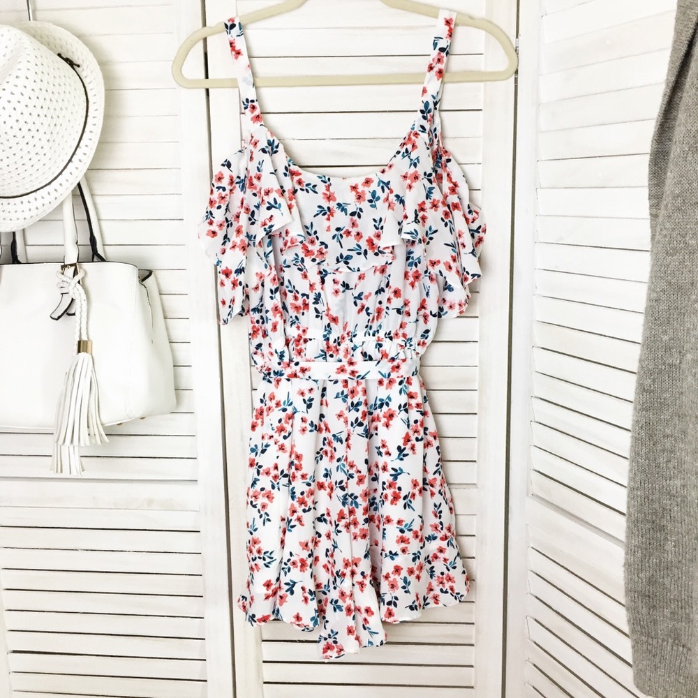 Cupcakes and Cashmere Floral Ruffled Romper - S